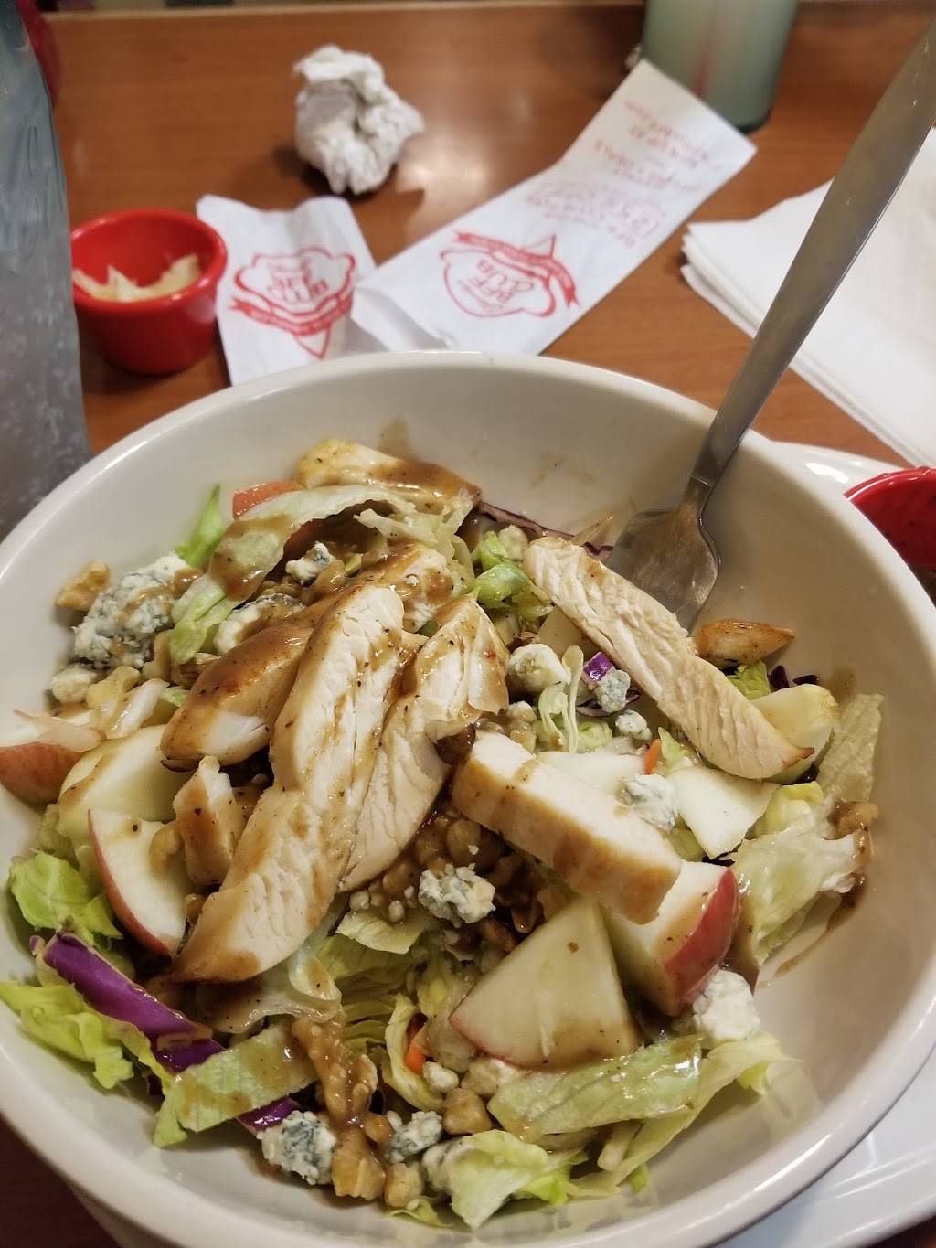 Friendlys | restaurant | 220 Mt Pleasant Rd, Smithtown, NY 11787, USA | 6313614974 OR +1 631-361-4974