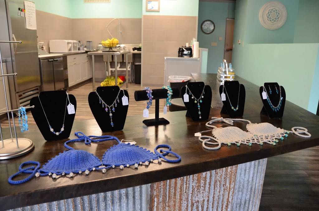 Dr. Smoothie | restaurant | 217 Lincoln Ave, Charleston, IL 61920, USA | 2173459305 OR +1 217-345-9305