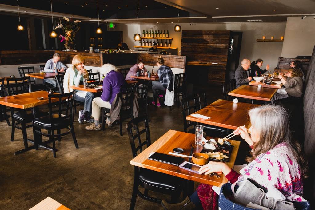 AKEMI Japanese Restaurant | restaurant | 1695 Solano Ave, Berkeley, CA 94707, USA | 5105241286 OR +1 510-524-1286