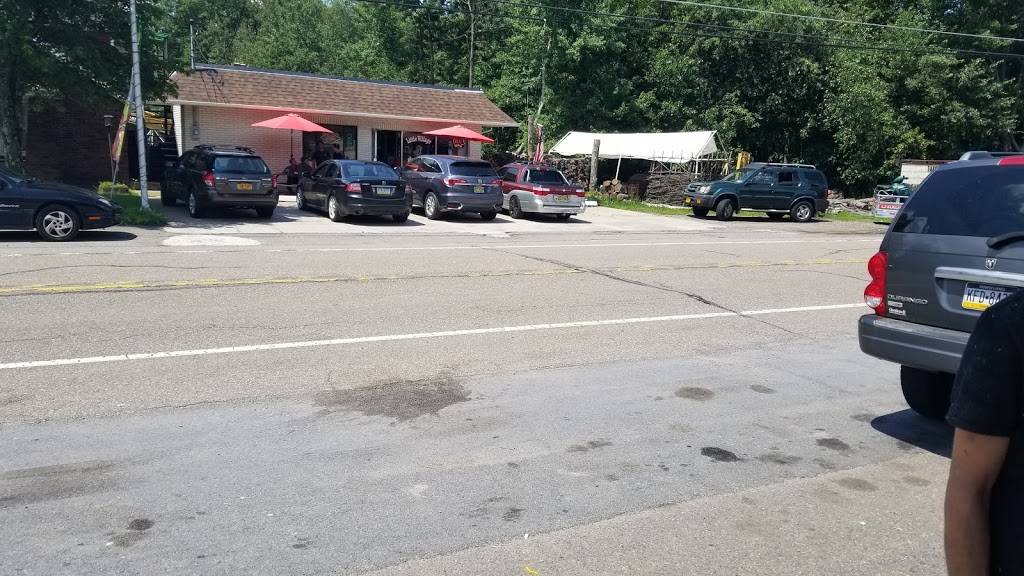 Little Village Pizza & BBQ | restaurant | 977 Center St, Sheppton, PA 18248, USA | 5703846252 OR +1 570-384-6252