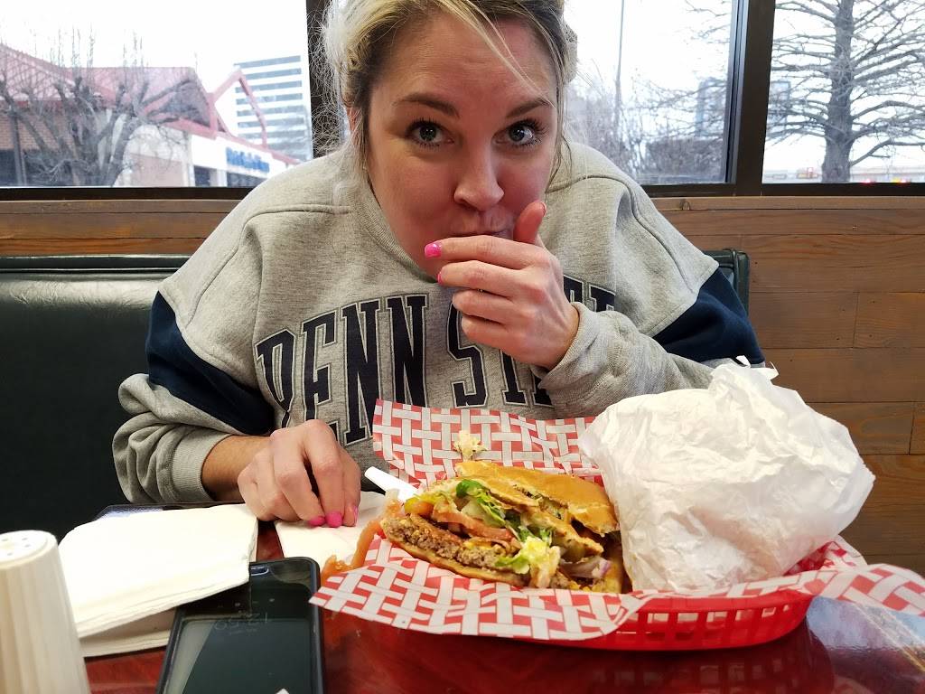 Burger Street | restaurant | 514 W Belt Line Rd, Richardson, TX 75080, USA | 9726809780 OR +1 972-680-9780