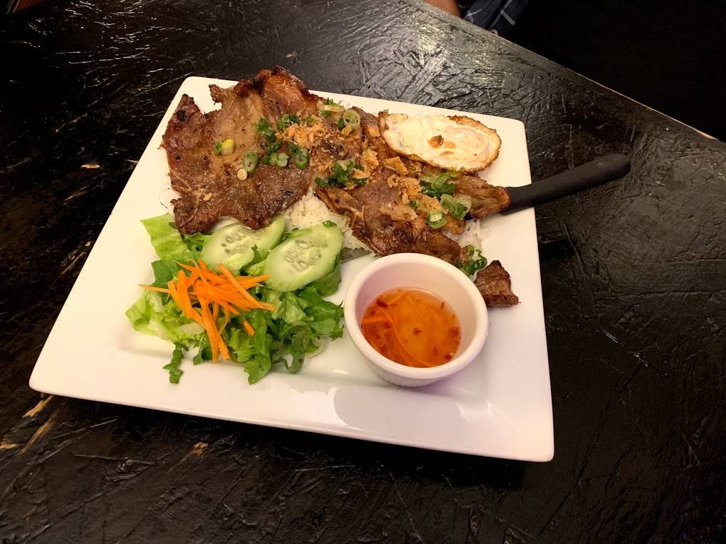 Saigon Avenue | restaurant | 110 E Lemon Ave, Monrovia, CA 91016, USA | 6264713588 OR +1 626-471-3588