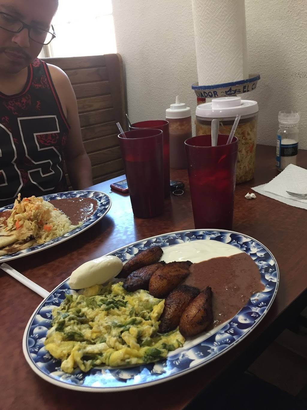 Pupuseria El Chalet | restaurant | 8689 Sierra Ave c, Fontana, CA 92335, USA | 9093579949 OR +1 909-357-9949