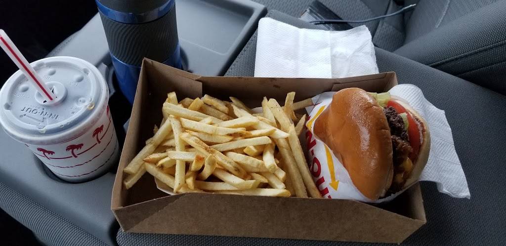 In-N-Out Burger | meal takeaway | 15260 Dallas Pkwy, Dallas, TX 75248, USA | 8007861000 OR +1 800-786-1000
