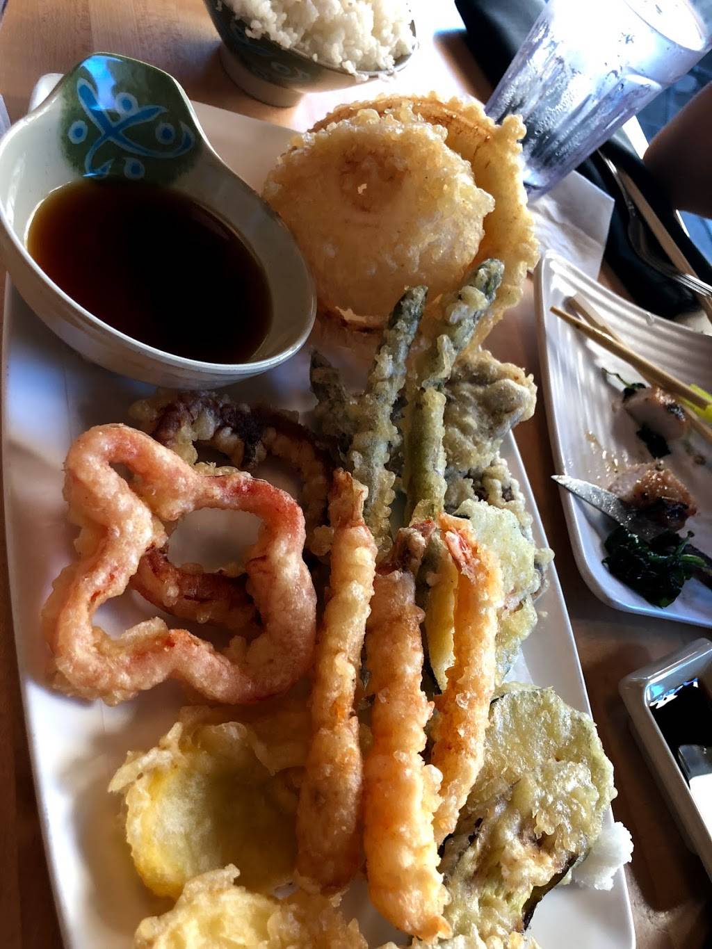 Sansei Seafood Restaurant & Sushi Bar | restaurant | 2552 Kalakaua Ave, Honolulu, HI 96815, USA | 8089316286 OR +1 808-931-6286