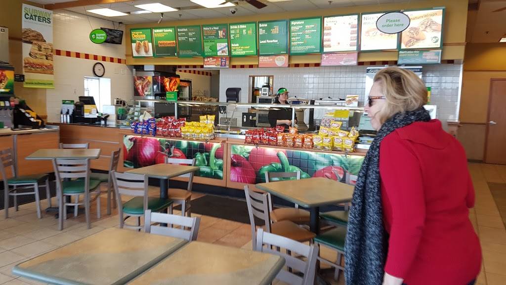 Subway | restaurant | 2401 WI-25, Menomonie, WI 54751, USA | 7152351800 OR +1 715-235-1800