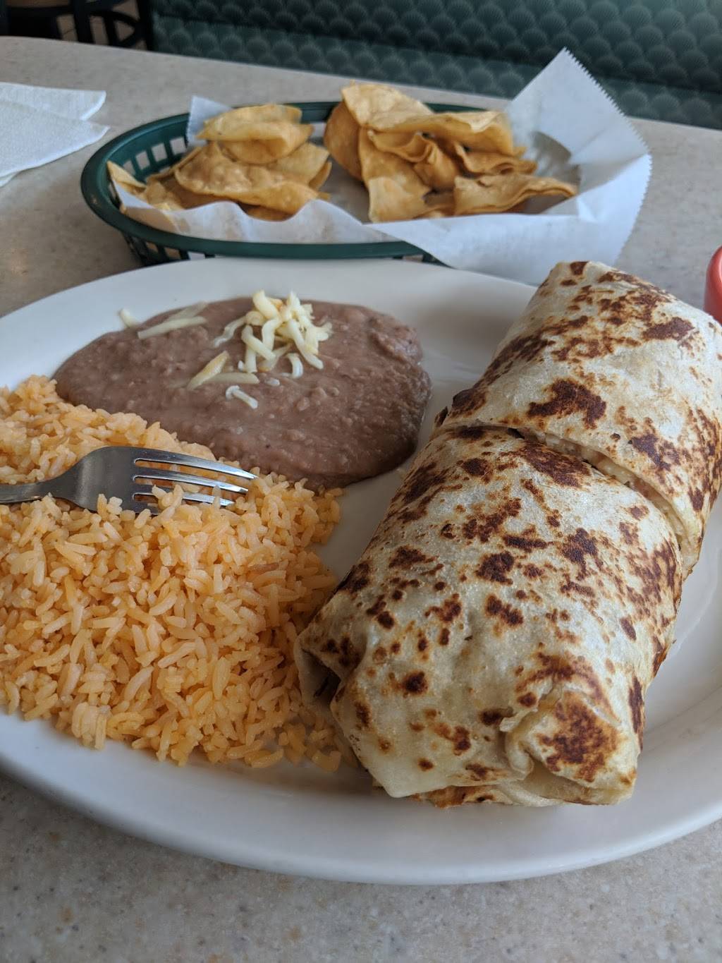 Mariscos El Amigo II | restaurant | 915 Summit St, Elgin, IL 60120, USA | 8478417615 OR +1 847-841-7615