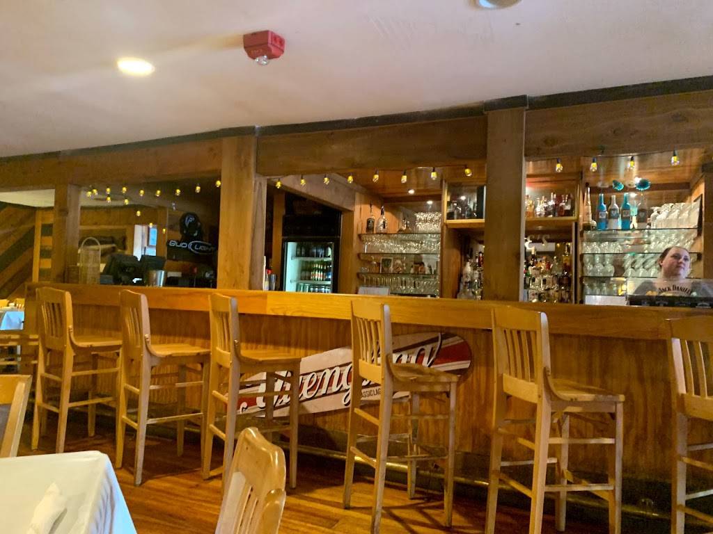 Loves Seafood Restaurant | restaurant | 6817 Chief Of Love Rd, Savannah, GA 31419, USA | 9129253616 OR +1 912-925-3616