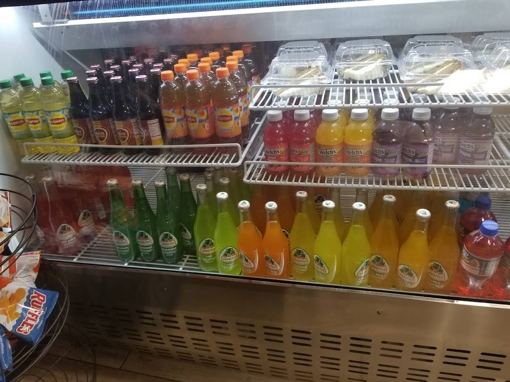 Friendlys Brooklyn Style Pizza | restaurant | 402 W Vine St, Kissimmee, FL 34741, USA | 4079441190 OR +1 407-944-1190