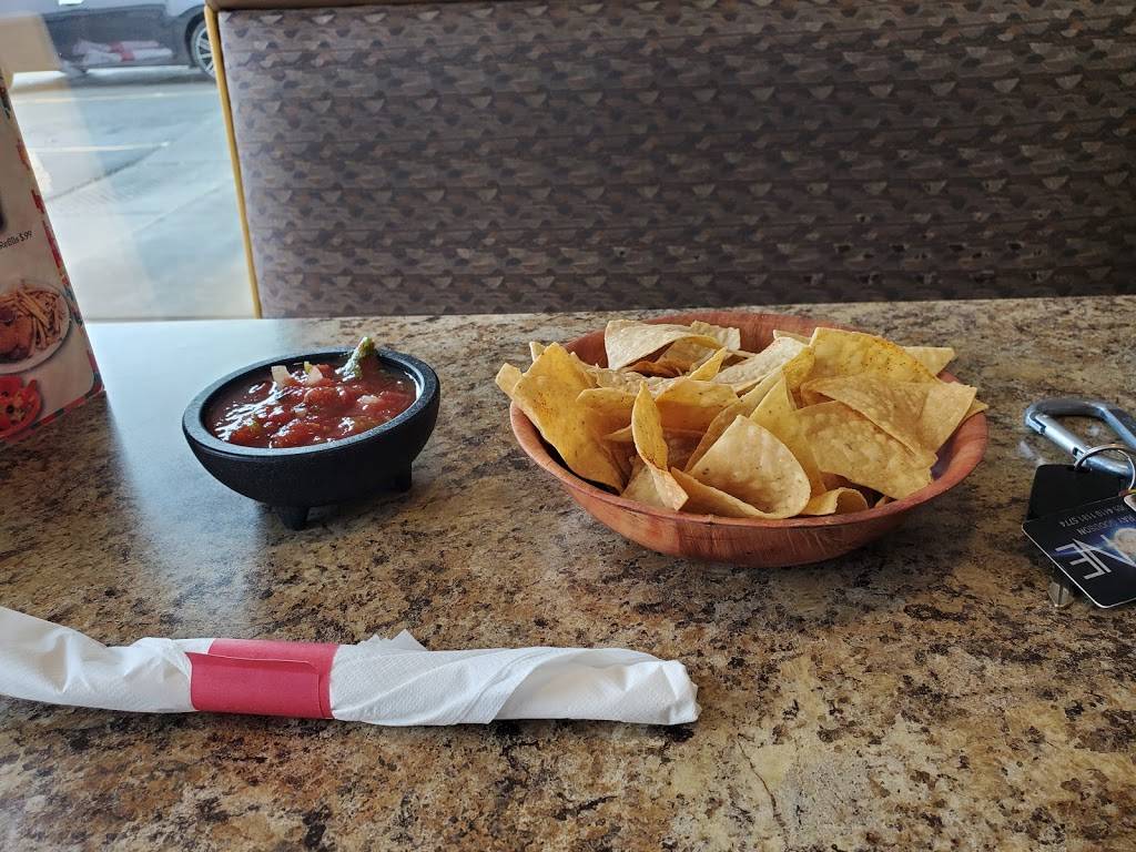 La Fountain Méxican Restaurant on 56th West | restaurant | 2836 S 5600 W #4, West Valley City, UT 84120, USA | 8019554420 OR +1 801-955-4420