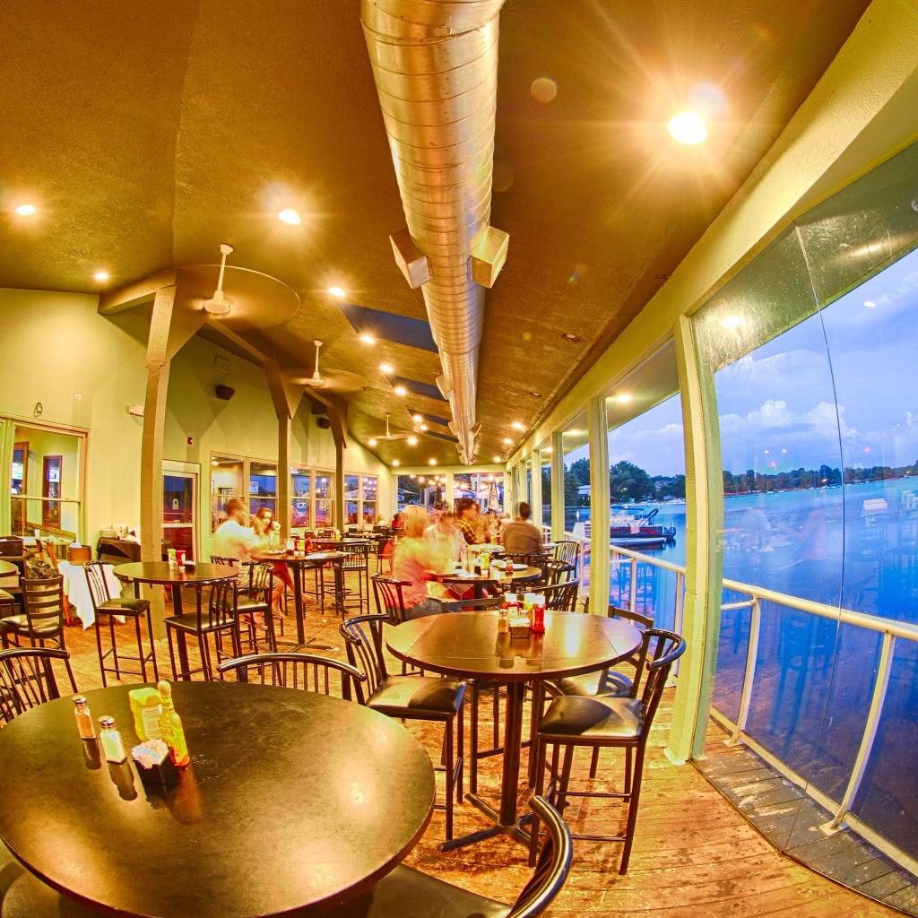 Bayside | restaurant | 142 E Walled Lake Dr, Walled Lake, MI 48390, USA | 2486693322 OR +1 248-669-3322