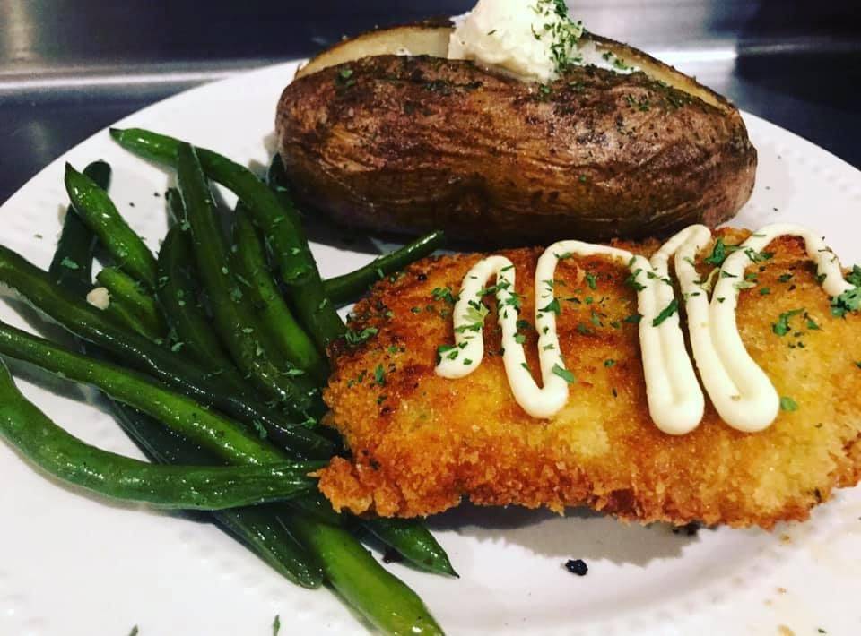 Dine n Dash Pub & Grill | cafe | 1516 S Canyon Way, Colfax, CA 95713, USA | 5303461000 OR +1 530-346-1000