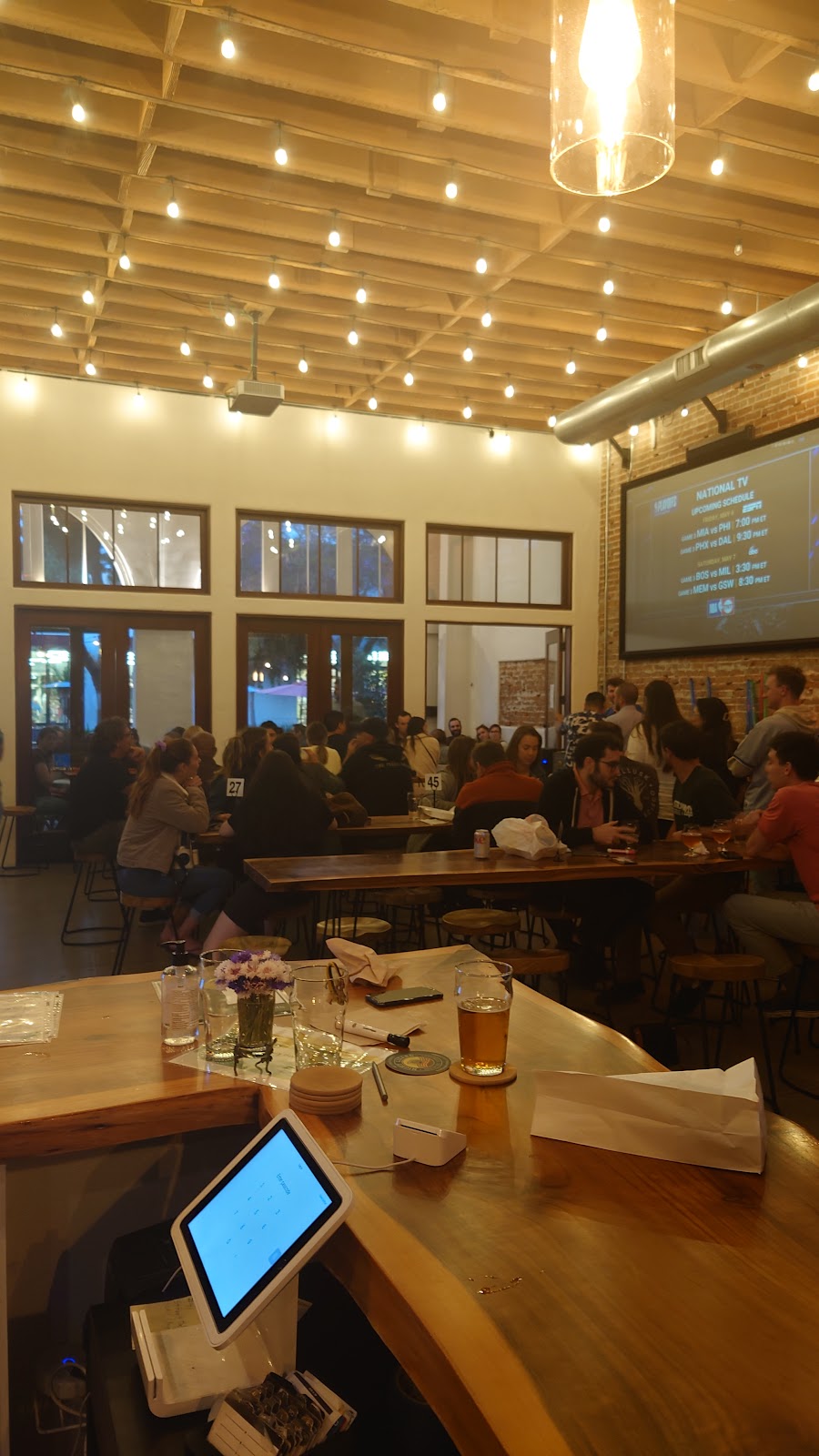 Night Lizard Brewing Company | restaurant | 607 State St, Santa Barbara, CA 93101, USA | 8057702956 OR +1 805-770-2956