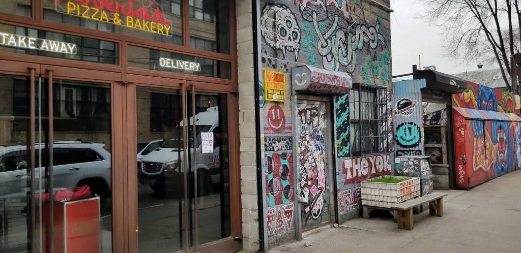 Robertas Pizza & Bakery | meal takeaway | 257 Moore St, Brooklyn, NY 11206, USA | 7184171118 OR +1 718-417-1118