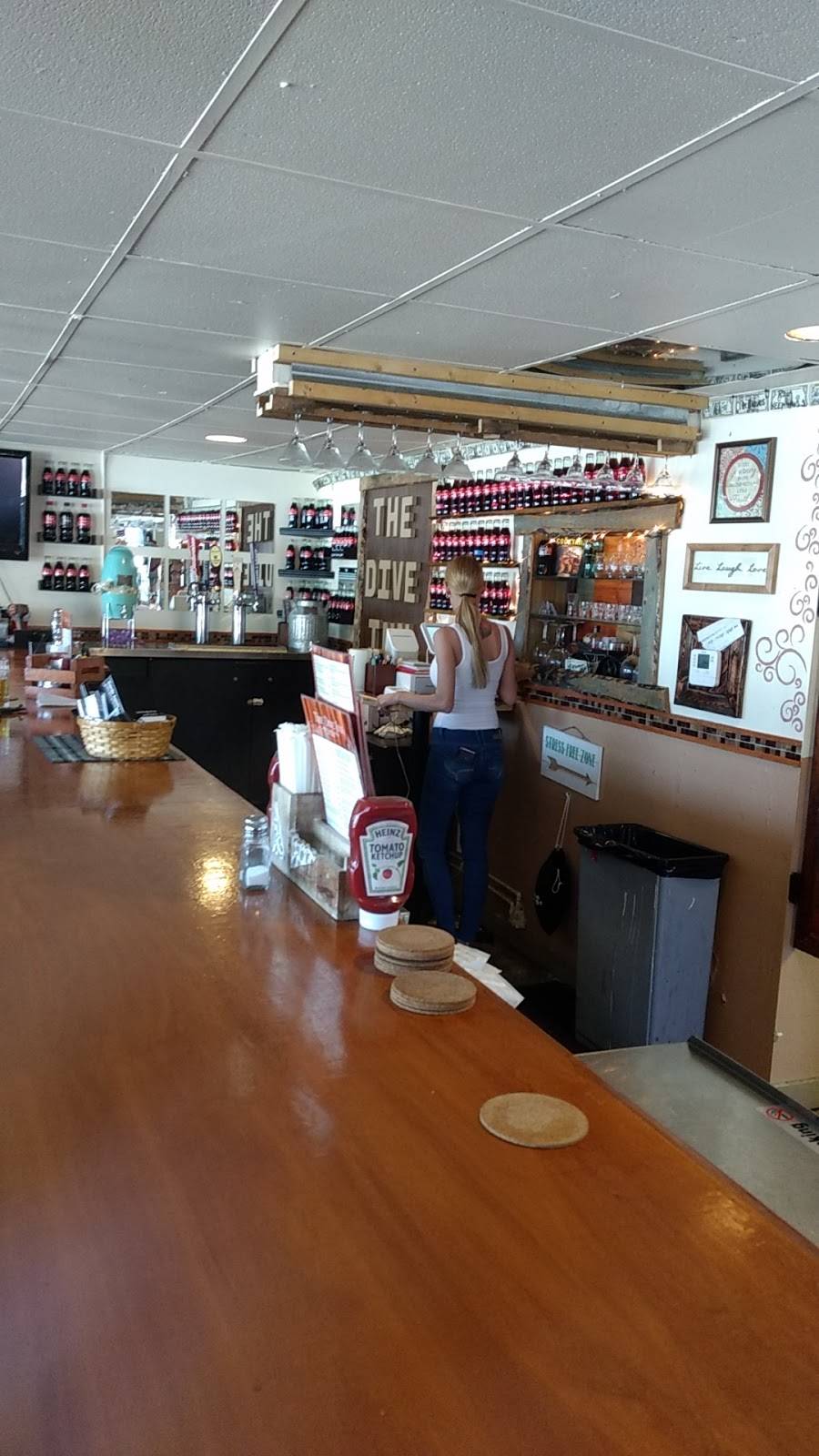 The Dive Inn | restaurant | 275 S Lake Shore Way, Lake Alfred, FL 33850, USA | 8632806860 OR +1 863-280-6860