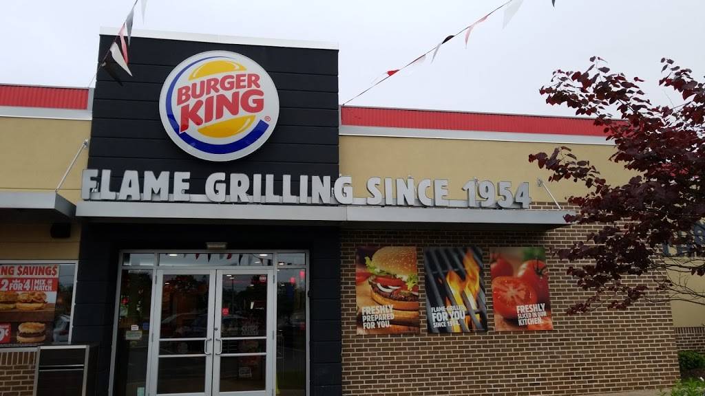 Burger King | restaurant | 700 Farmingdale Rd, Lindenhurst, NY 11757, USA | 6319575329 OR +1 631-957-5329