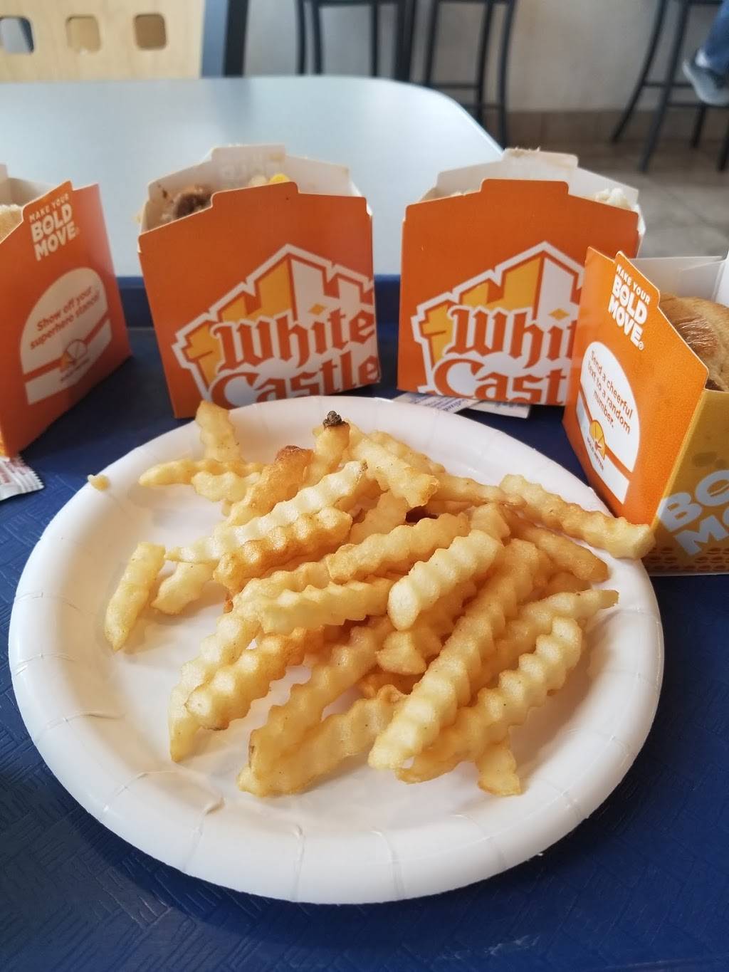 White Castle | restaurant | 5615 Lindbergh Blvd, St. Louis, MO 63123, USA | 3148422733 OR +1 314-842-2733