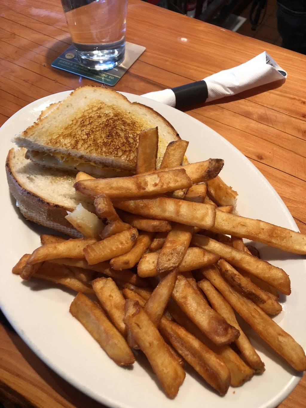 Slanted Tree Kitchen & Taproom | restaurant | 251 Pittman Rd # E, Fairfield, CA 94534, USA | 7078035666 OR +1 707-803-5666