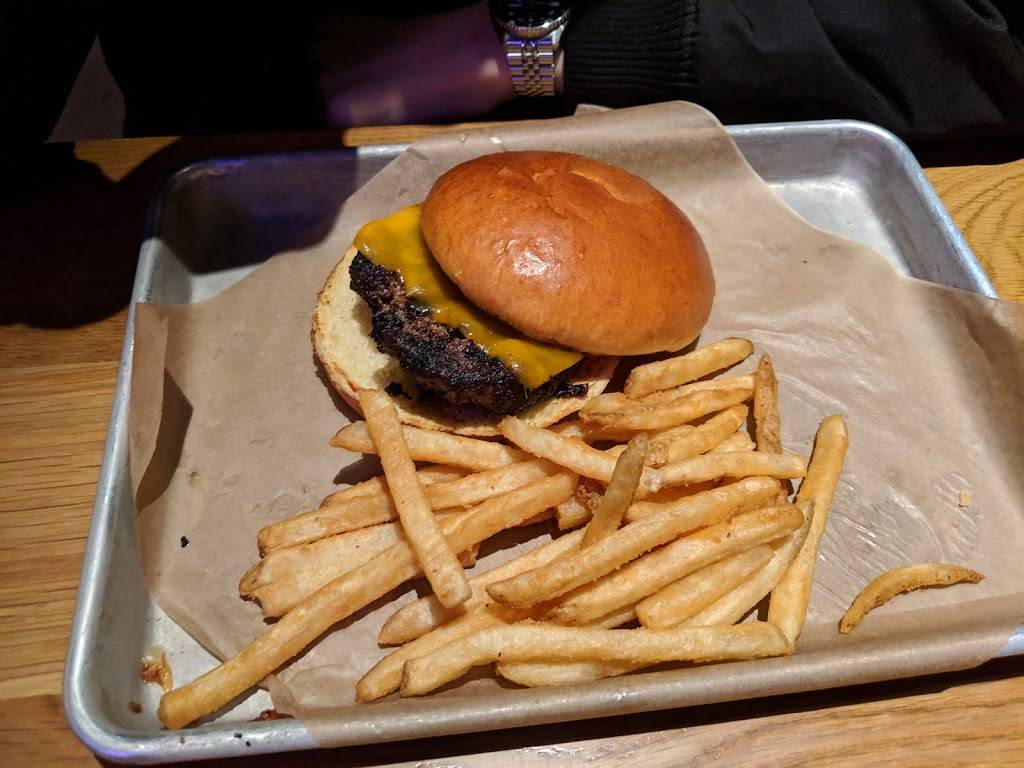 BJs Restaurant & Brewhouse | restaurant | 7880 Mentor Ave, Mentor, OH 44060, USA | 4402761360 OR +1 440-276-1360