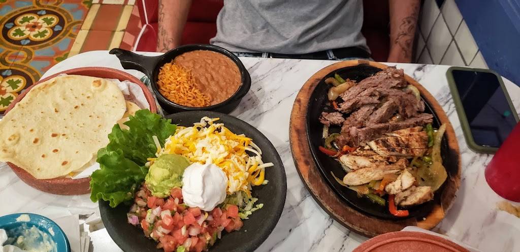 Chuys | restaurant | 9350 Westheimer Rd, Houston, TX 77063, USA | 7132782489 OR +1 713-278-2489