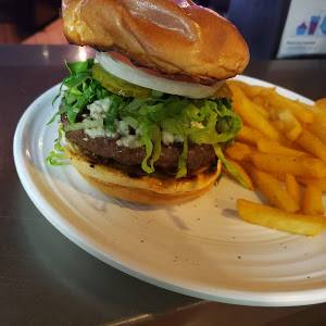 Play By Play Sports Bar and Grill | restaurant | 440 S Cypress Rd, Pompano Beach, FL 33060, USA | 9546077971 OR +1 954-607-7971