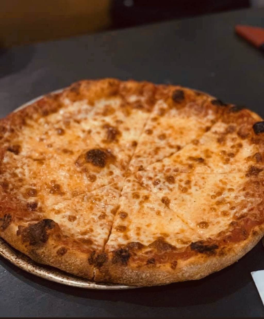 Crossroads Pub | restaurant | 63 Columbian St, Braintree, MA 02184, USA | 7816649600 OR +1 781-664-9600