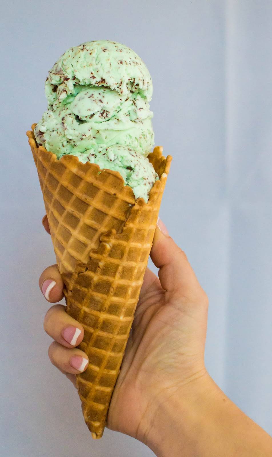 Strongs Sugar Shack | cafe | 98 E High St, Lawrenceburg, IN 47025, USA | 8122902192 OR +1 812-290-2192