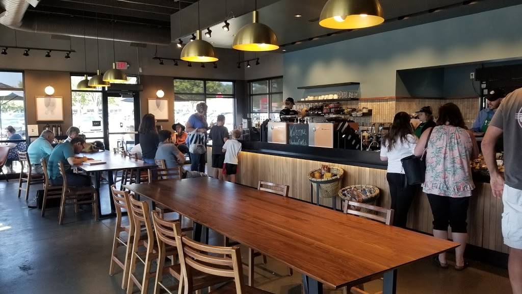 Starbucks | cafe | 46 Outlet Square #71, Hershey, PA 17033, USA | 7175333852 OR +1 717-533-3852