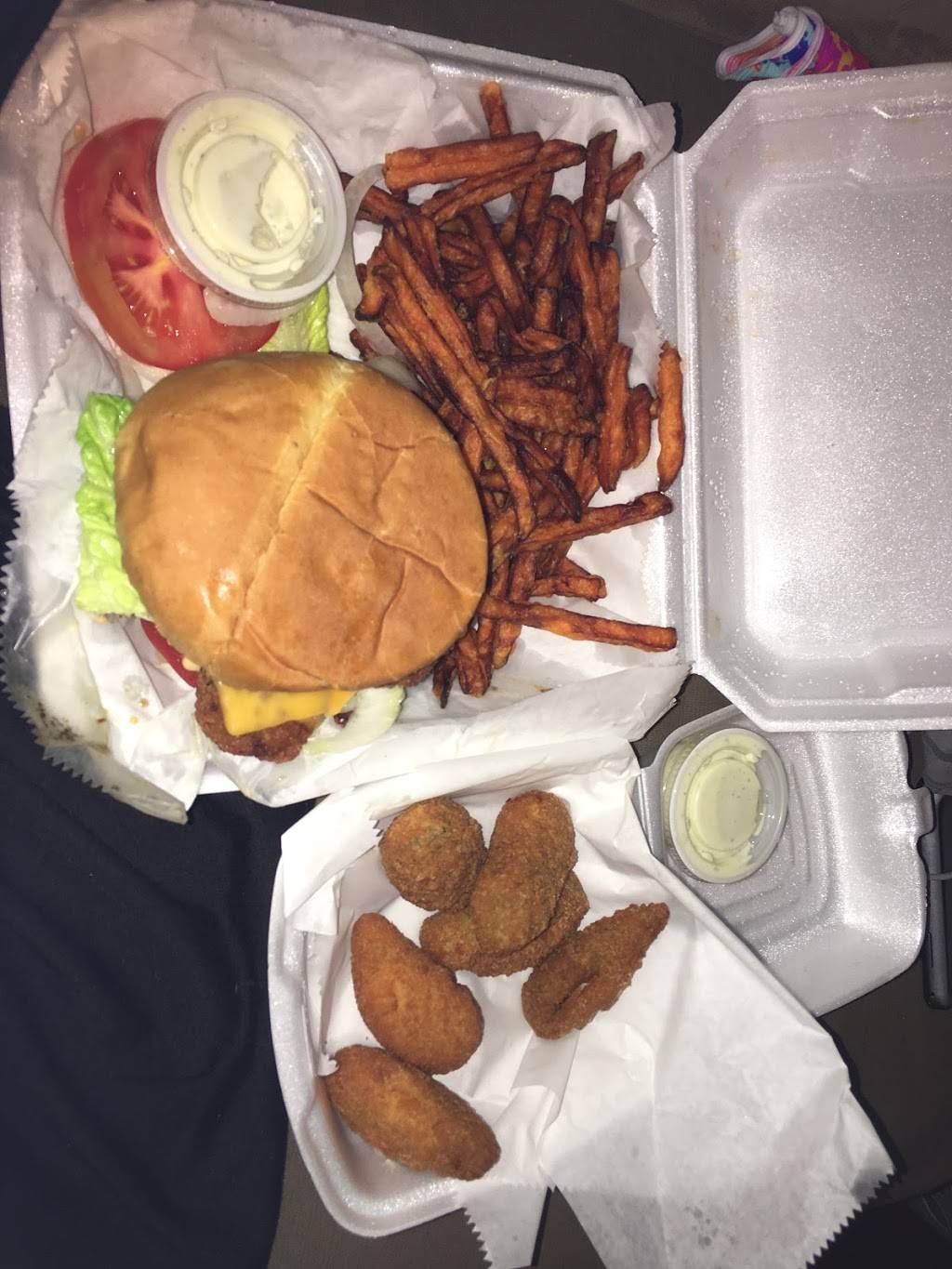 Mikeys Bar & Grill | restaurant | 6021 E U.S. HWY 24 suite A, Rossville, KS 66533, USA | 7855846021 OR +1 785-584-6021