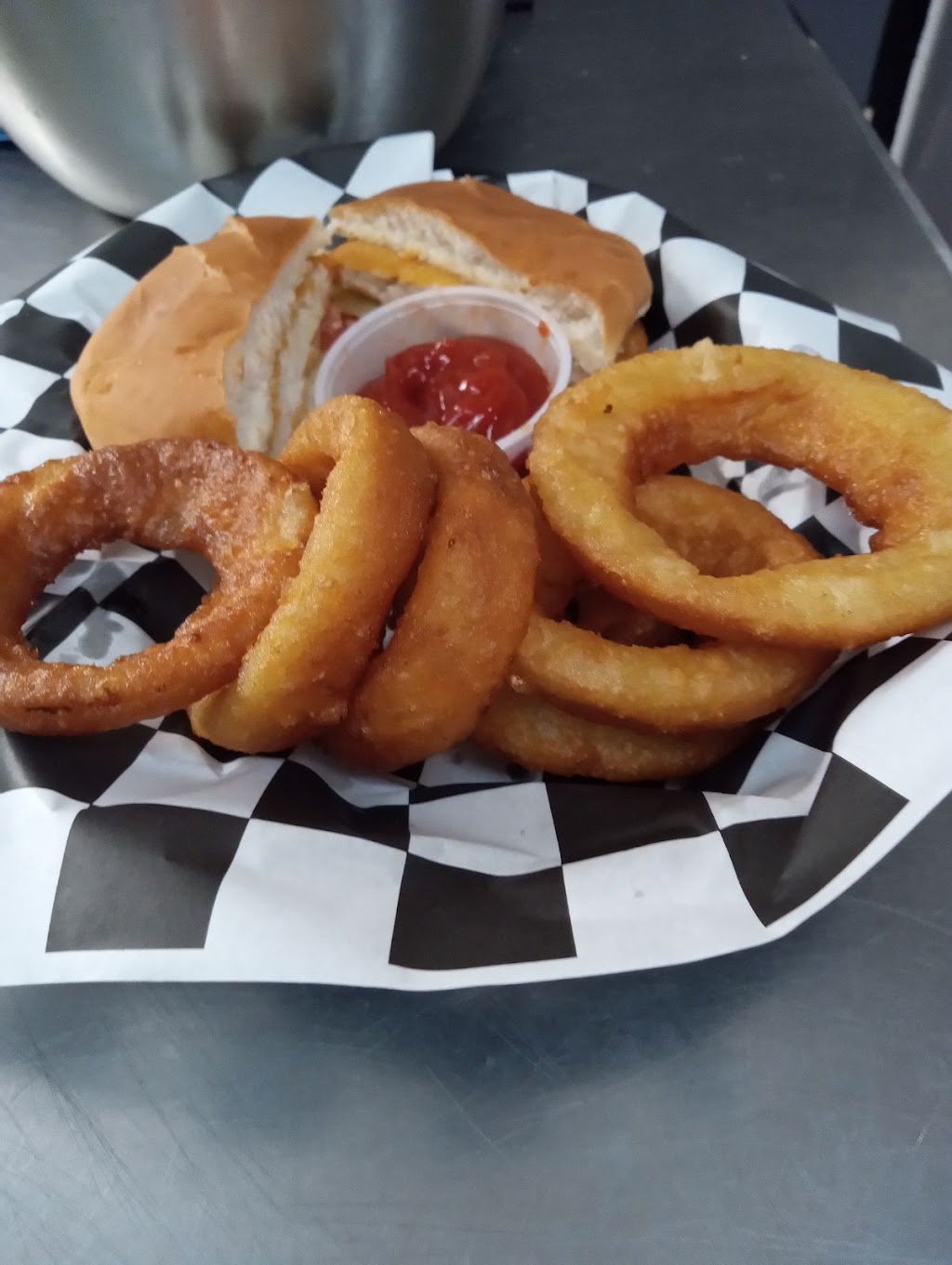 Cheers | restaurant | 420 W Broadway St, Newport, TN 37821, USA | 4232376202 OR +1 423-237-6202