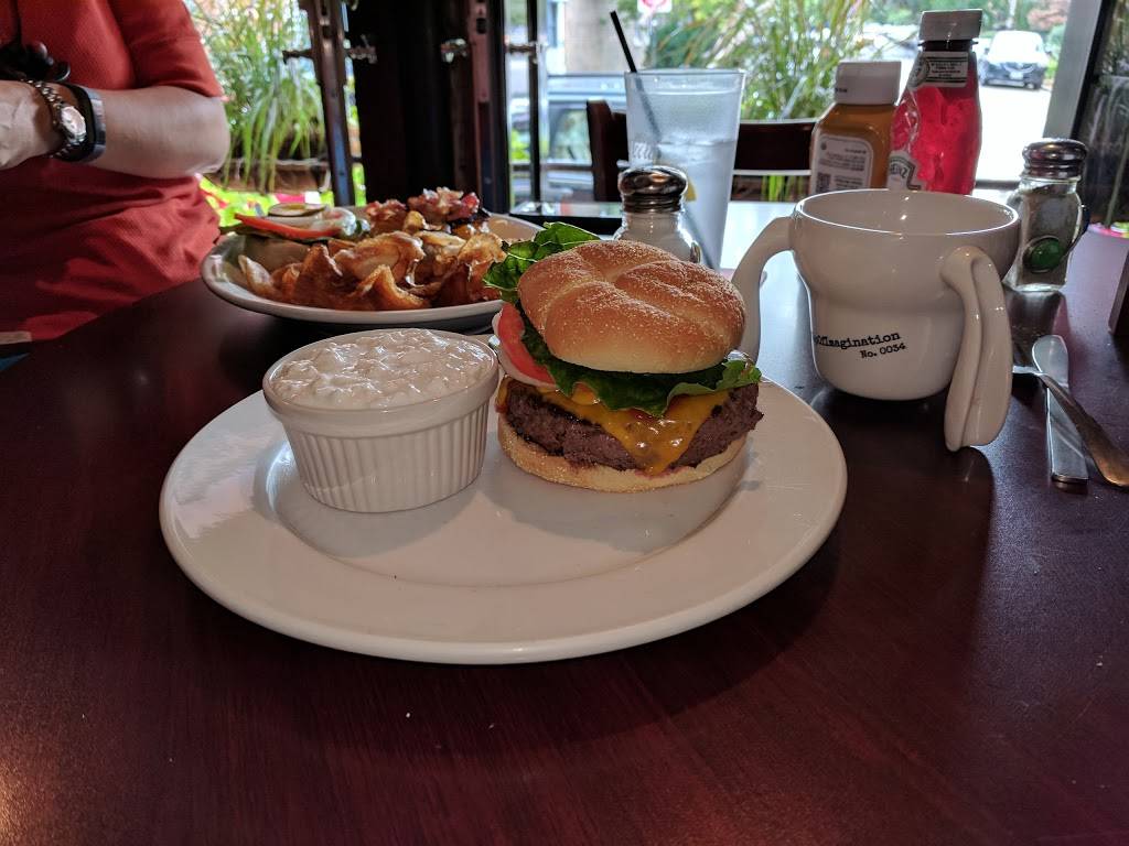 6 Degrees | restaurant | 1935 N Damen Ave, Chicago, IL 60647, USA | 7739048812 OR +1 773-904-8812