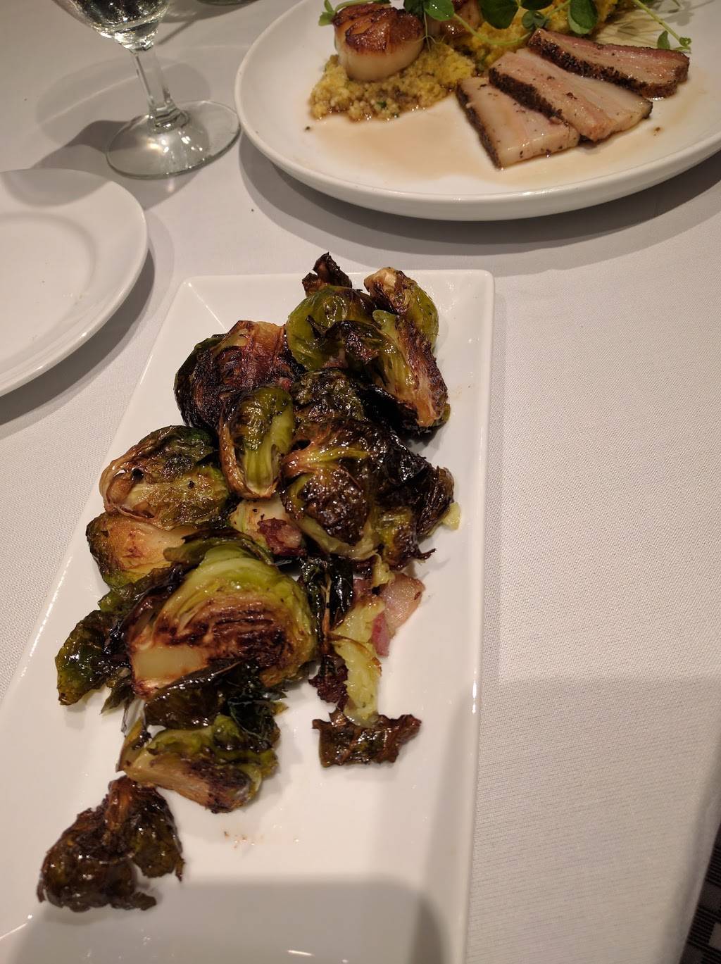 Cadillac Grille | restaurant | 3601 S Broad St, Philadelphia, PA 19148, USA | 2154655010 OR +1 215-465-5010