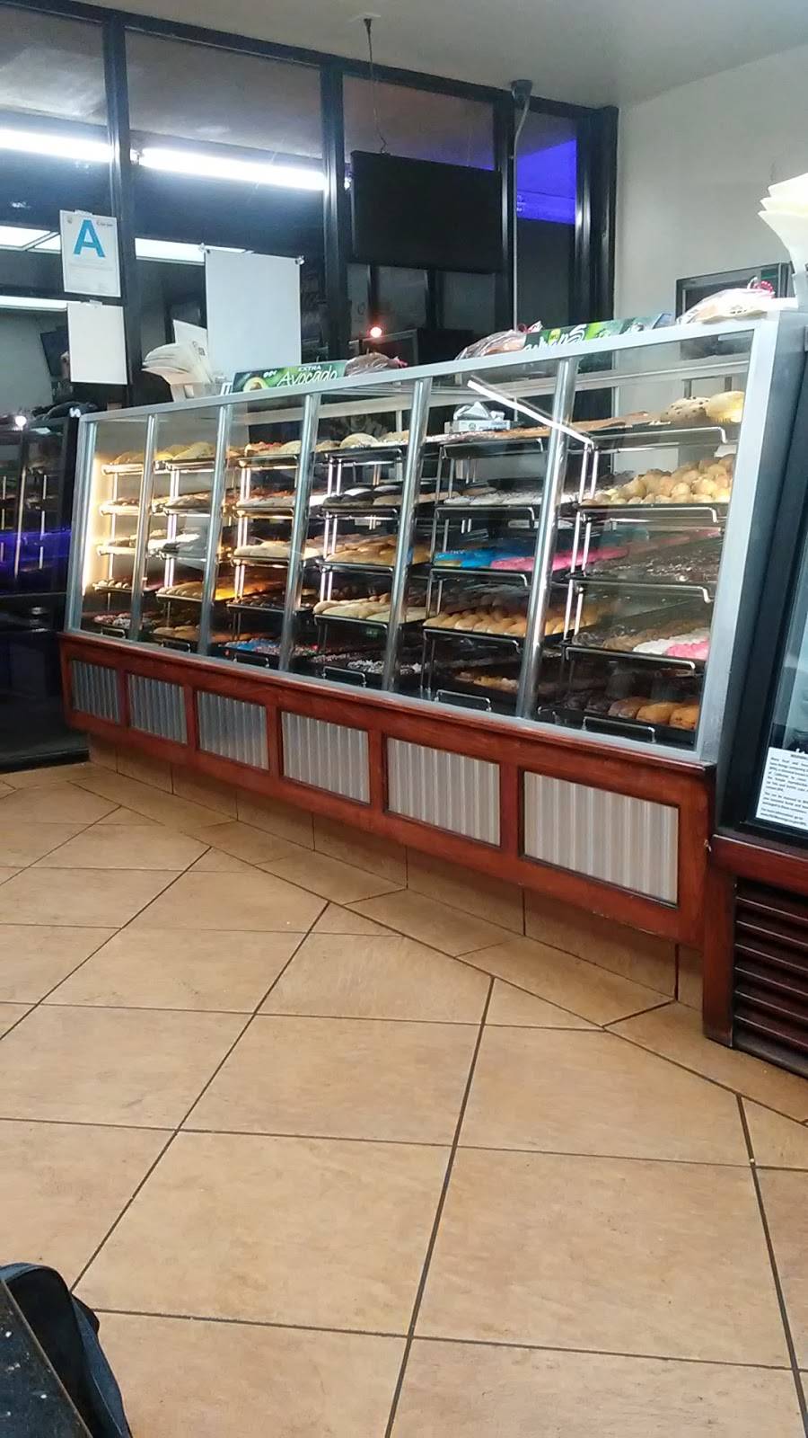 Yum Yum Donuts | cafe | 13700 Amar Rd, La Puente, CA 91746, USA | 6269175241 OR +1 626-917-5241