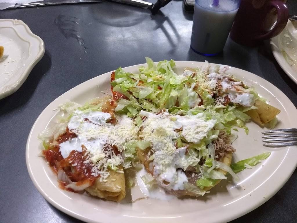 Cenaduria Los Muñecos | restaurant | Ejército Nacional 98_8, Tomas Aquino, 22414 Tijuana, B.C., Mexico | 016648785167 OR +52 664 878 5167