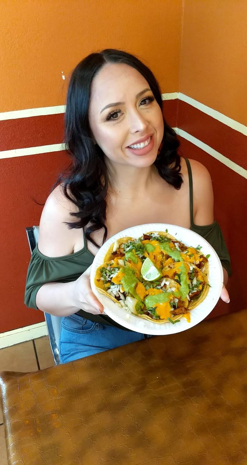 Tacos Los 3 Reyes | restaurant | 1610 Old Bayshore Hwy, San Jose, CA 95112, USA | 4084519709 OR +1 408-451-9709