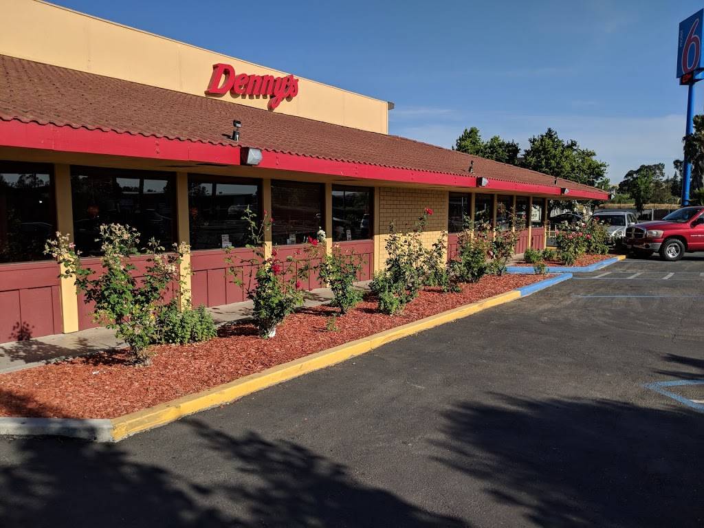 Dennys | restaurant | 2980 Travis Blvd, Fairfield, CA 94534, USA | 7074250303 OR +1 707-425-0303