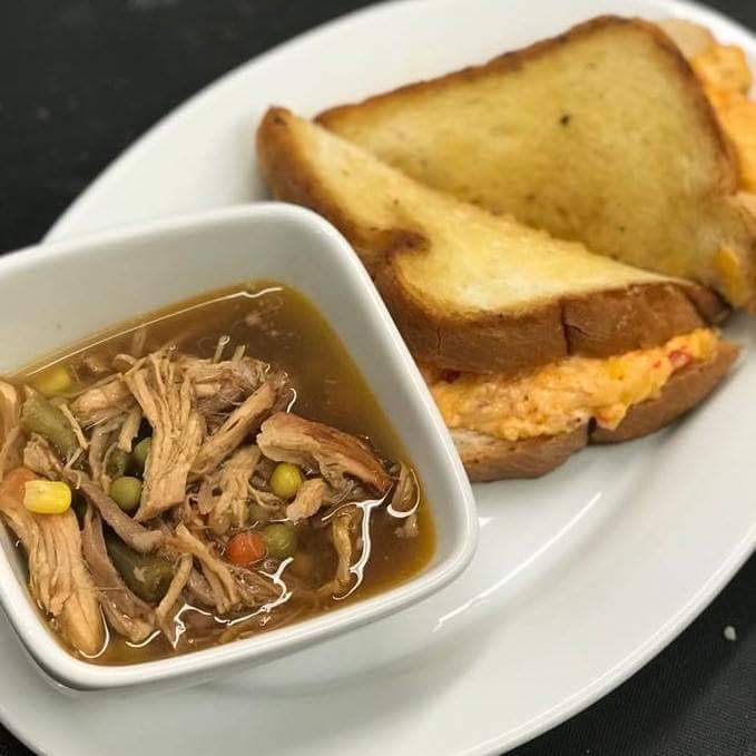 The Smoke House By Hoites | restaurant | 1300 Coles Ferry Pike, Lebanon, TN 37087, USA | 6154448300 OR +1 615-444-8300