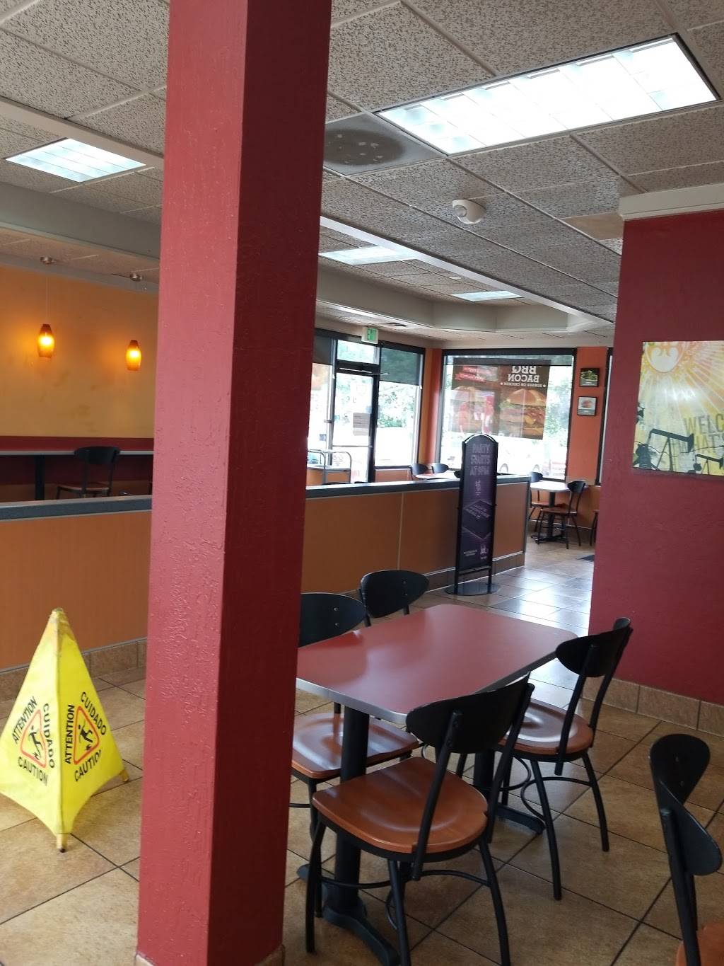Jack in the Box | restaurant | 4080 San Pablo Dam Rd, El Sobrante, CA 94803, USA | 5102233354 OR +1 510-223-3354
