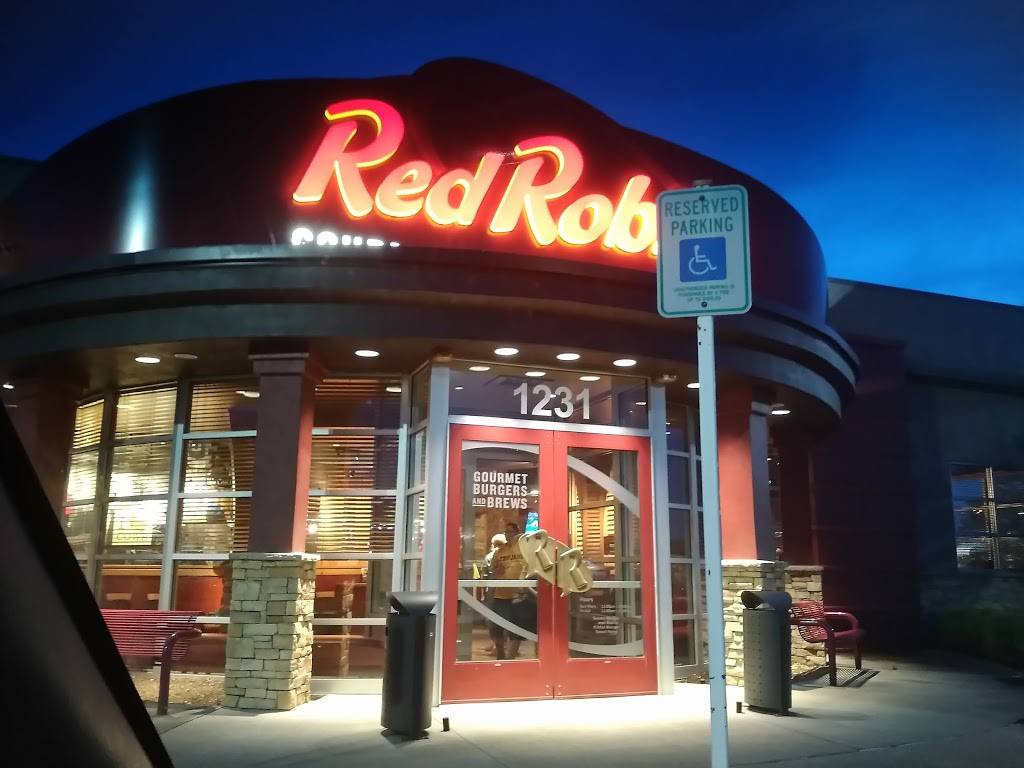 Red Robin Gourmet Burgers and Brews | restaurant | 1231 N Germantown Pkwy, Cordova, TN 38016, USA | 9017545501 OR +1 901-754-5501