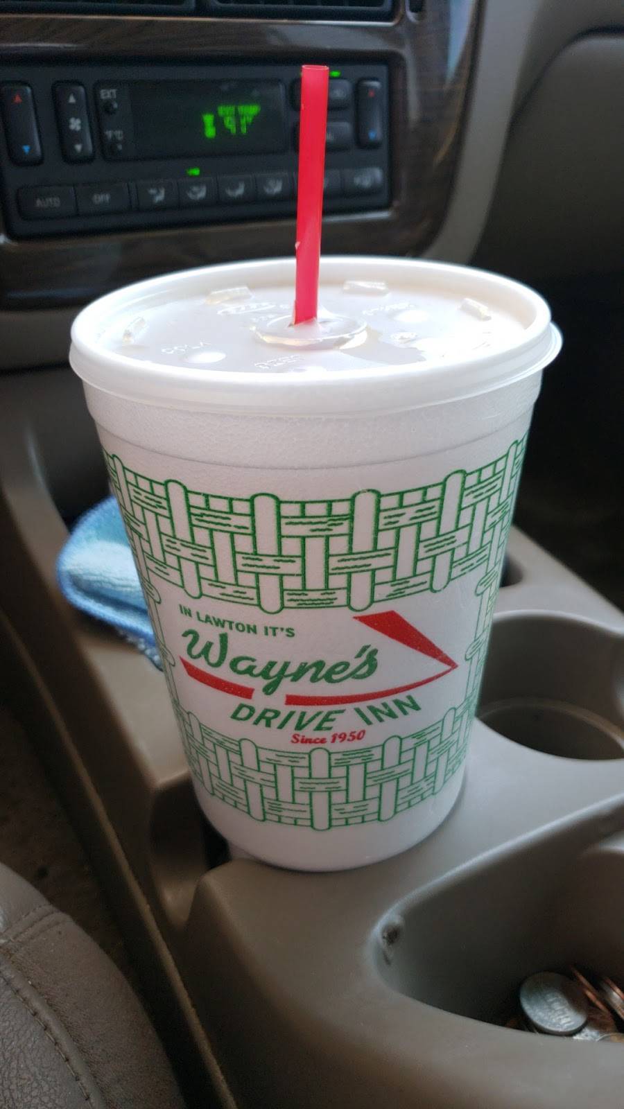 Waynes Drive Inn II | restaurant | 6810 NW Cache Rd, Lawton, OK 73505, USA | 5805369000 OR +1 580-536-9000