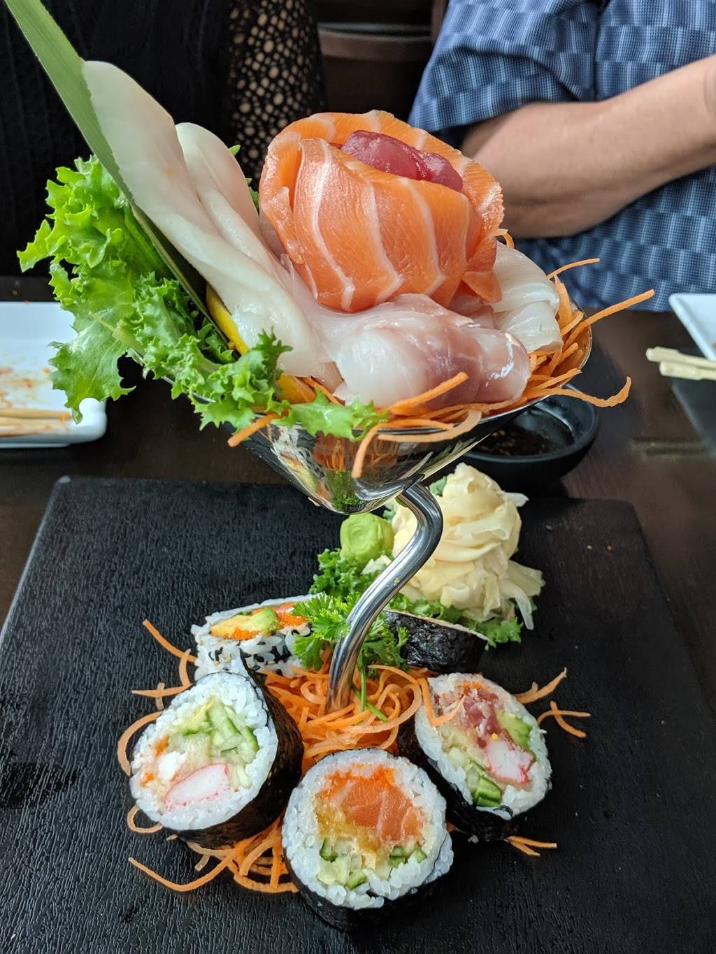 Mikasa Sushi Bar | restaurant | 175 Promenade Du Centropolis, Laval, QC H7T 0B3, Canada | 4506813338 OR +1 450-681-3338