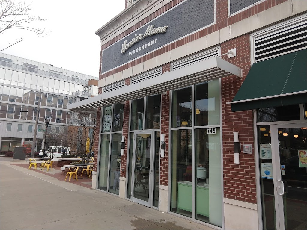 Dollop Coffee & The Hoosier Mama Pie Company | cafe | 749 Chicago Ave, Evanston, IL 60202, USA | 8478688863 OR +1 847-868-8863