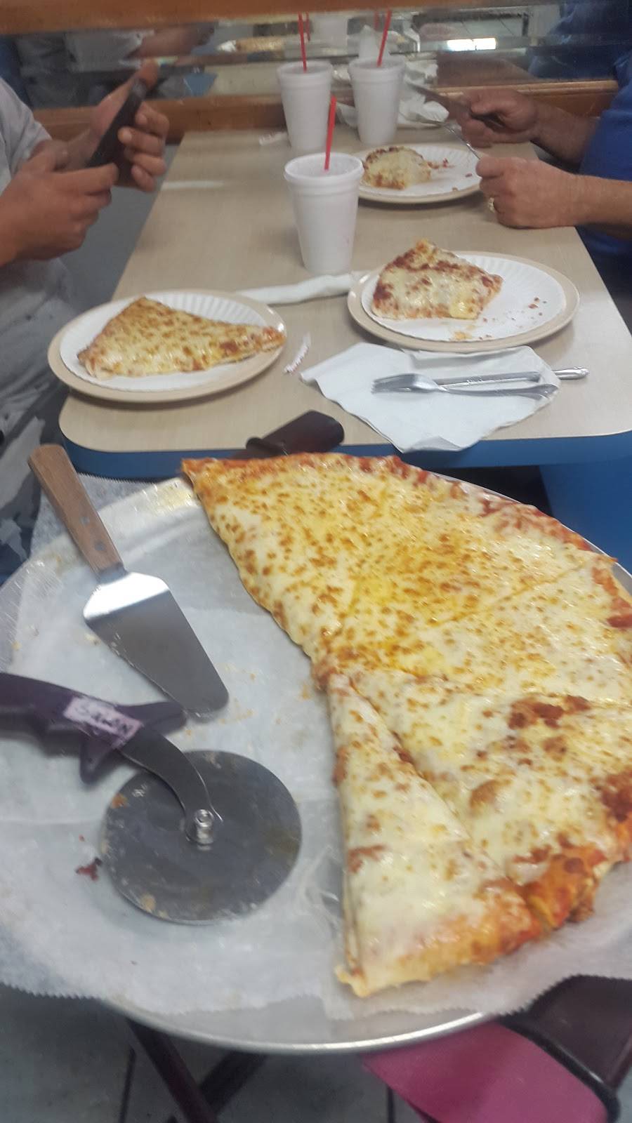 Reys Pizza Restaurant | restaurant | 2486 SW 137th Ave, Miami, FL 33175, USA | 3052253611 OR +1 305-225-3611