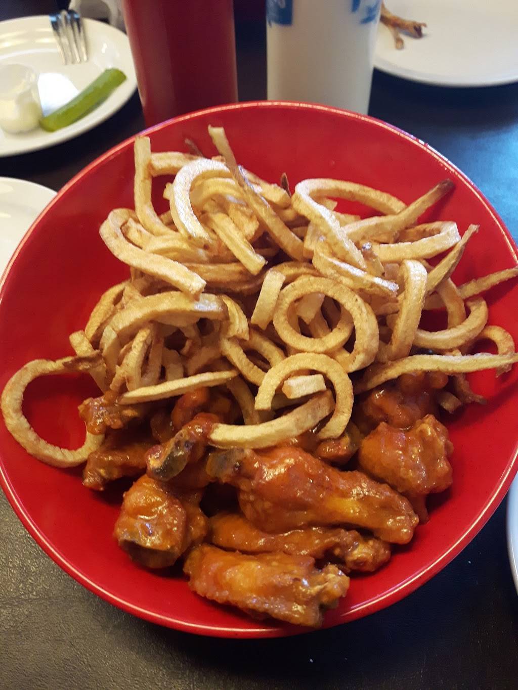 Ailes Buffalo Restaurant | restaurant | 310 Boulevard Thibeau local 3, Trois-Rivières, QC G8T 2M4, Canada | 8193712091 OR +1 819-371-2091