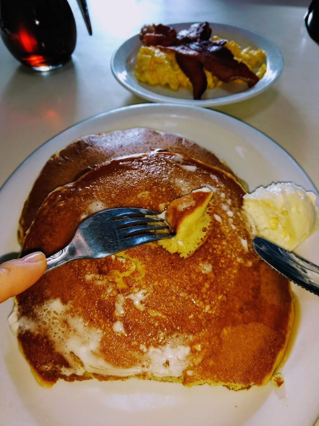 Esaus Cafe | restaurant | 507 Linden Ave, Carpinteria, CA 93013, USA | 8056841070 OR +1 805-684-1070