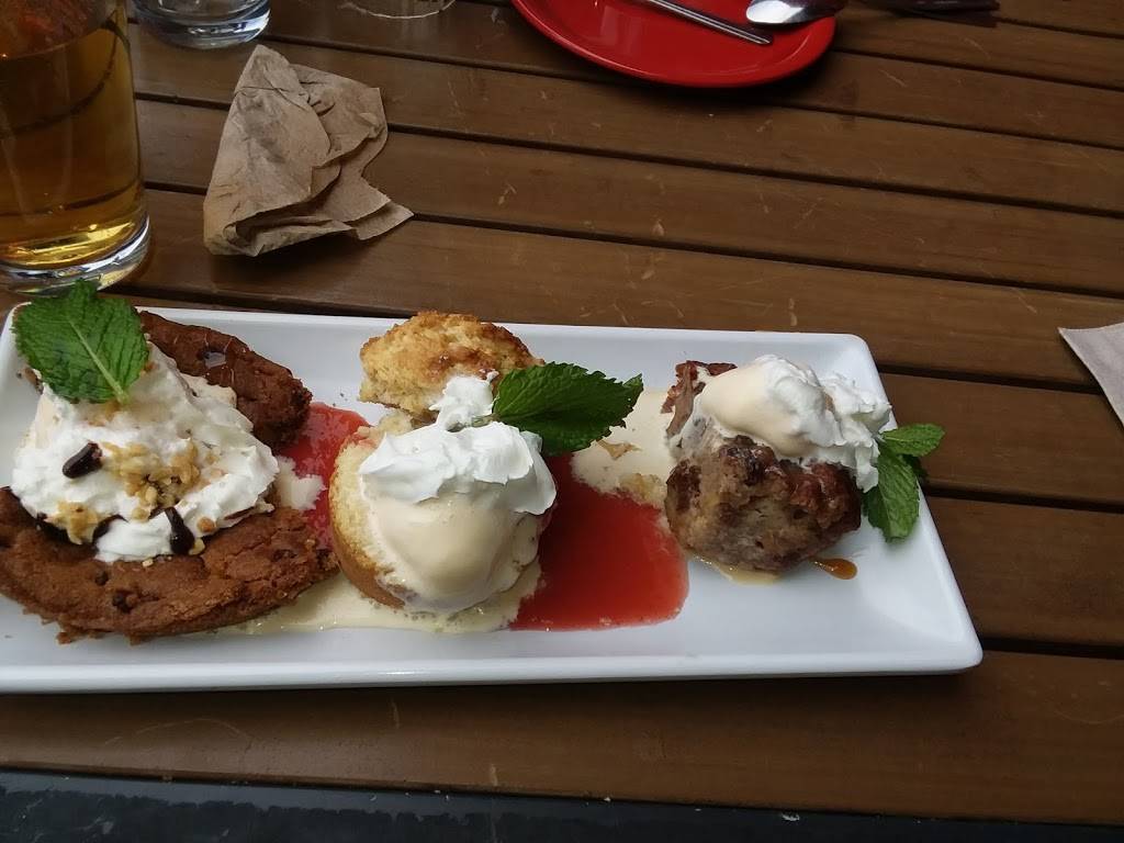 Bubba Gump Shrimp Co. | restaurant | 151 Beach Blvd, Biloxi, MS 39530, USA | 2284367881 OR +1 228-436-7881