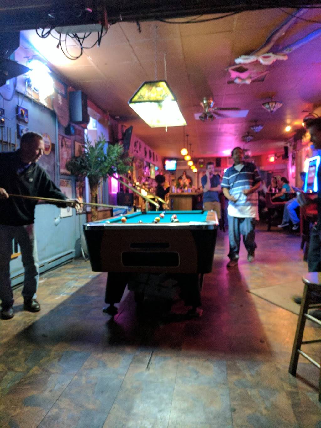 Lenoras Bar & Grill | restaurant | 129 Johnson Ave, Hackensack, NJ 07601, USA | 2014894448 OR +1 201-489-4448