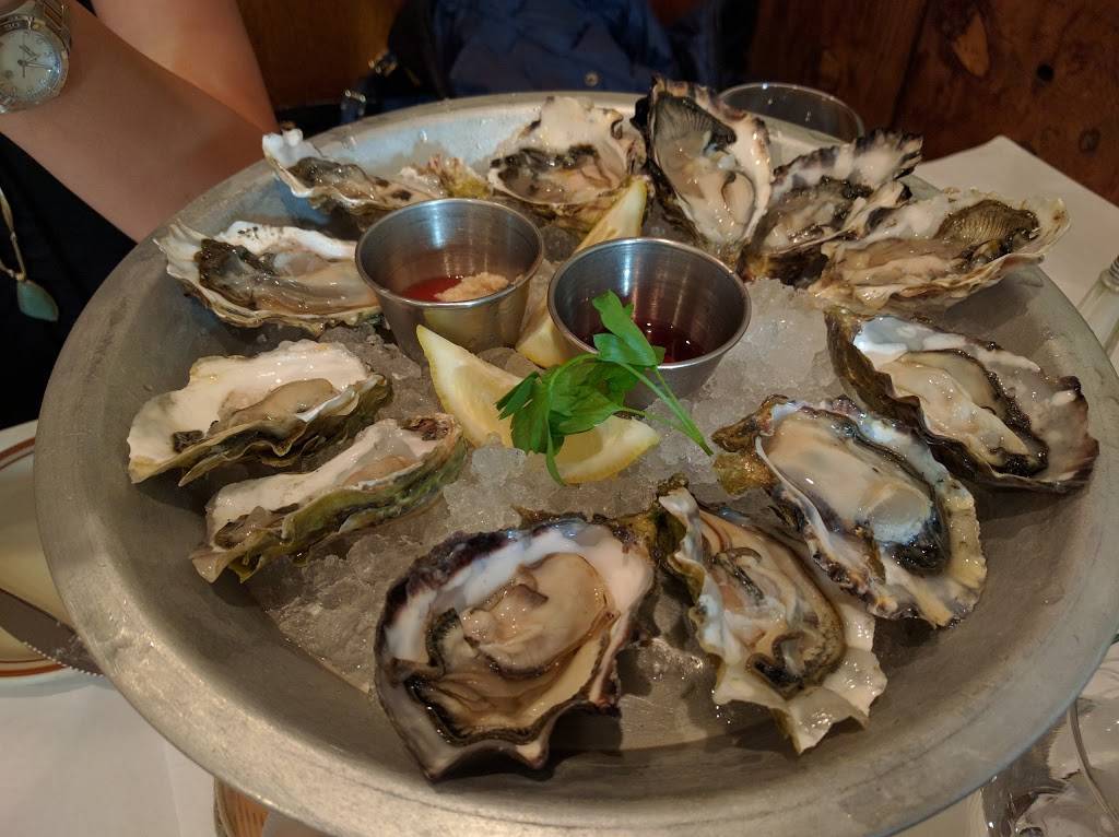 Hyde Street Seafood House & Raw Bar | restaurant | 1509 Hyde St, San Francisco, CA 94109, USA | 4159313474 OR +1 415-931-3474