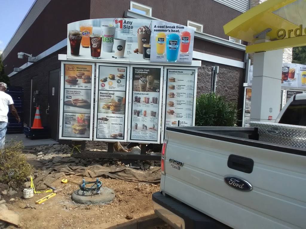 McDonalds | cafe | 2505 Chapman Hwy, Knoxville, TN 37920, USA | 8655770097 OR +1 865-577-0097