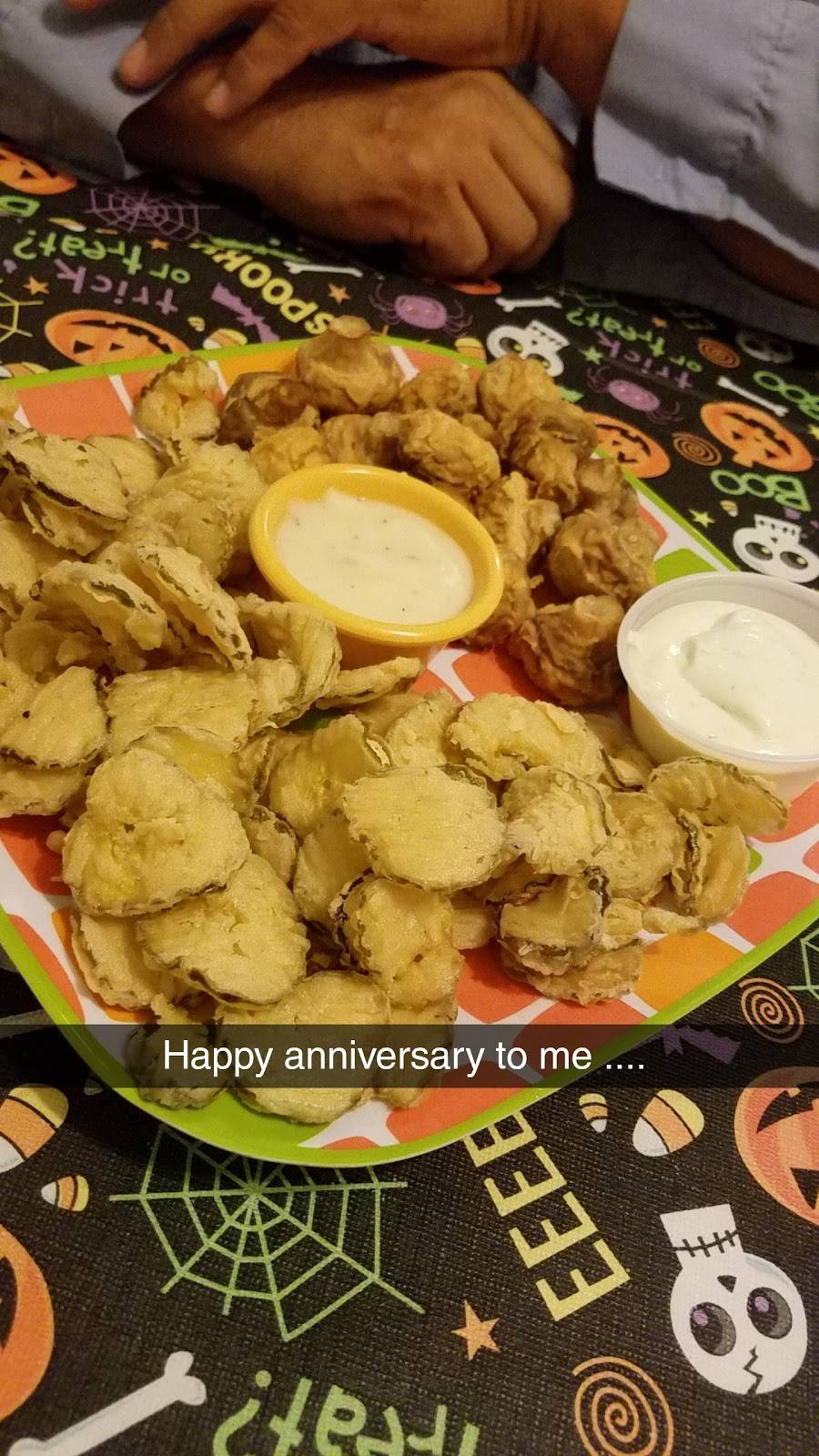 Britts Bar & Grill | restaurant | 1008 Orange St, Louise, TX 77455, USA | 9796482111 OR +1 979-648-2111